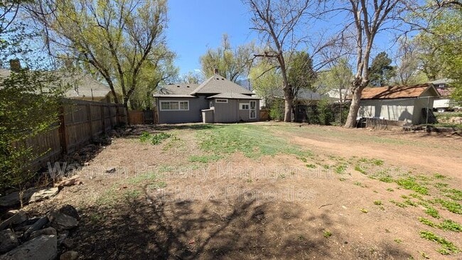 Building Photo - 1016 W Cucharras St