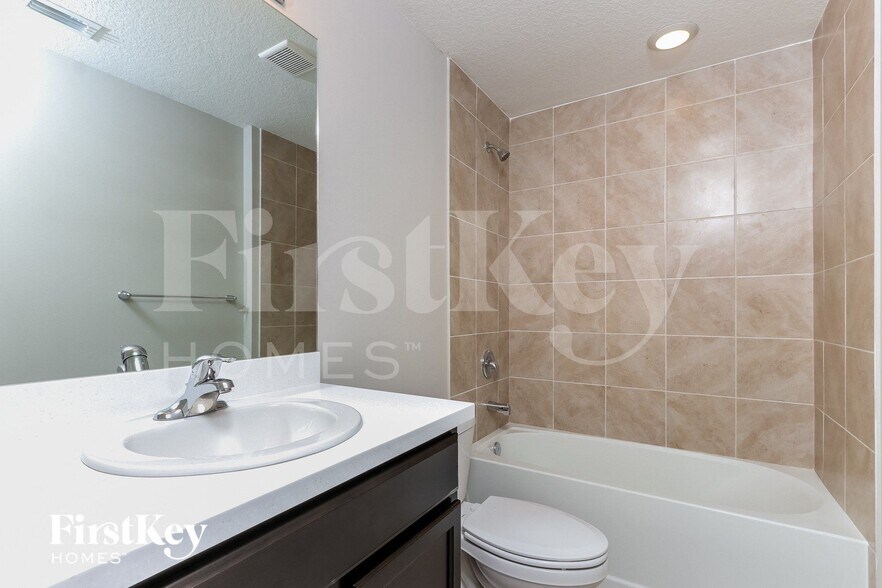 Building Photo - 2158 SW Algiers St