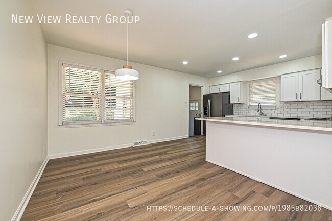 Building Photo - 5121 Farm Pond Ln