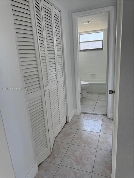 Building Photo - 1333 E Hallandale Beach Blvd