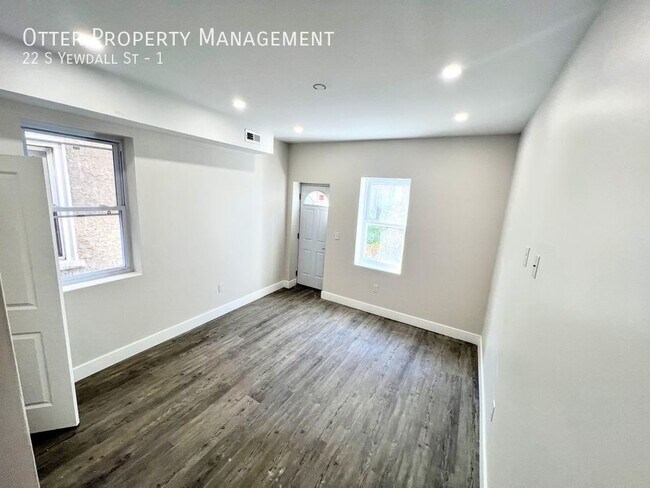 Building Photo - 22 S Yewdall St