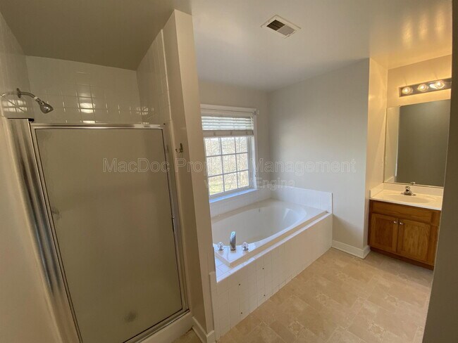 Building Photo - 4106 Parapet Ct