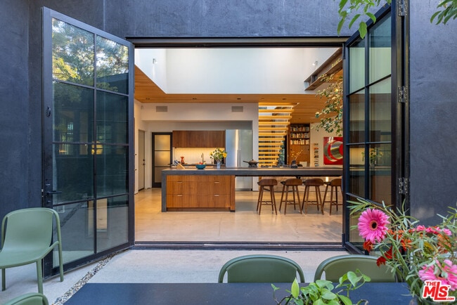 Building Photo - 746 Marco Pl