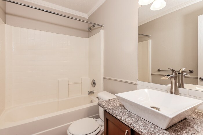 Building Photo - 1429 Hickory Creek Ln