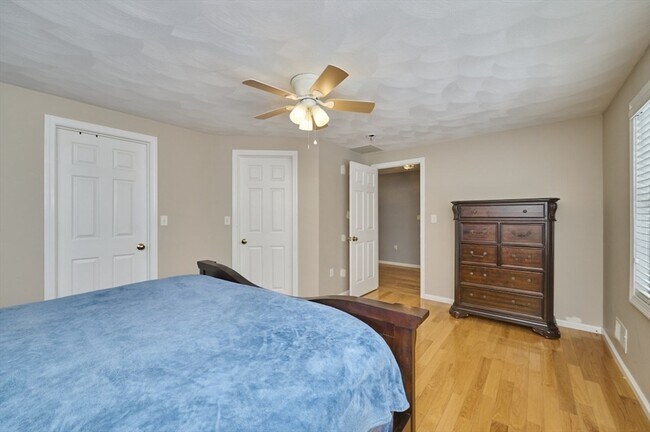 Building Photo - 27 Cranberry Ln