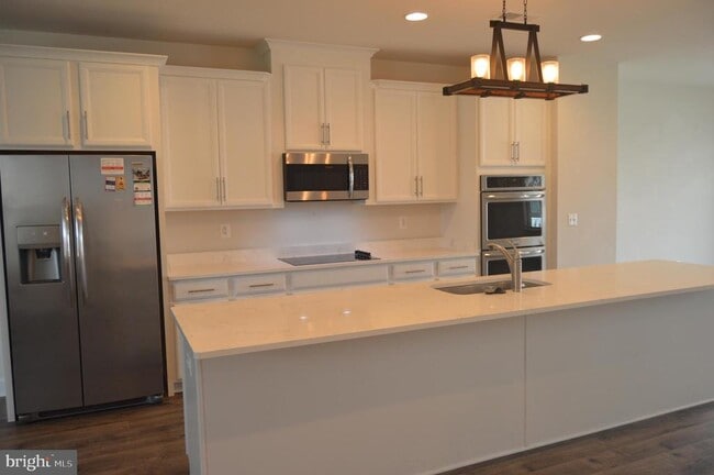 Building Photo - 9867 Gillum Wy