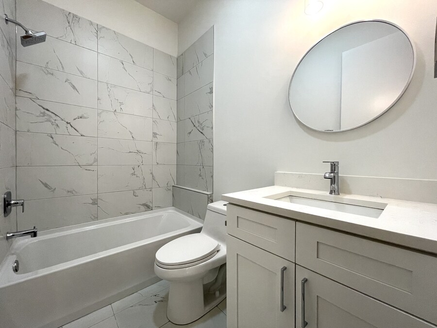 Building Photo - 822 N Winchester Ave