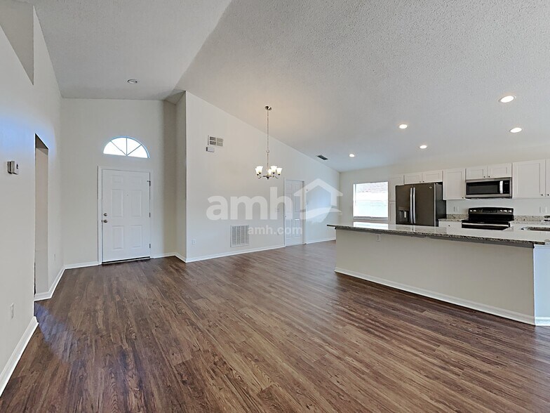 Building Photo - 311 Hartwell Ln