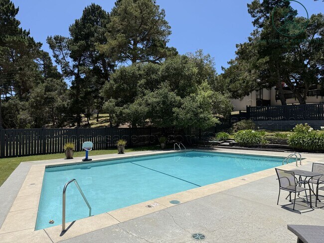 Building Photo - Two Bedroom High Meadow Condominium