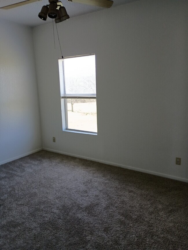 Building Photo - 1009 Burkett St