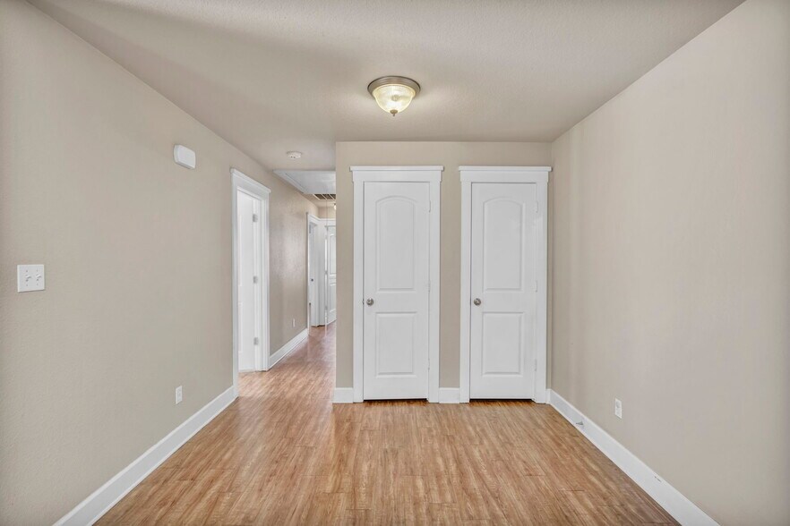 Building Photo - 710 Claremont Pky