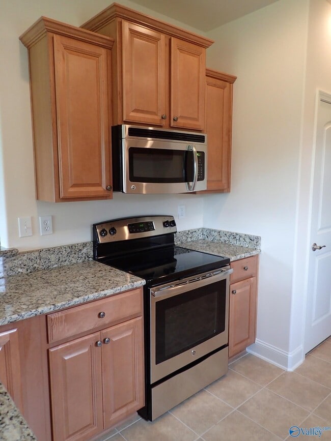 Building Photo - 29635 Laura Ridge Dr NW