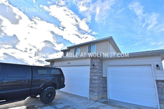 Building Photo - Spacious 4 Bedroom Santaquin Home!