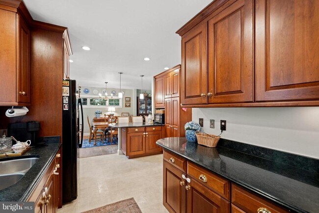 Building Photo - 5201 Brookeway Dr
