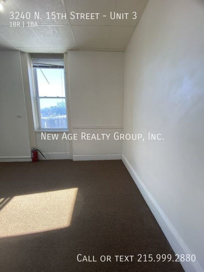 Building Photo - Spacious apartment available in North Philly!