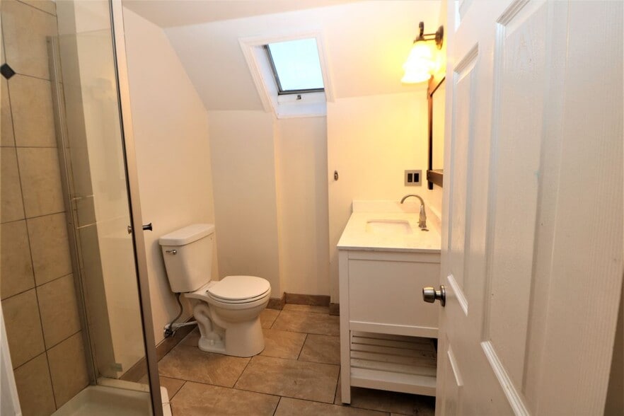 Building Photo - 254 Broadway