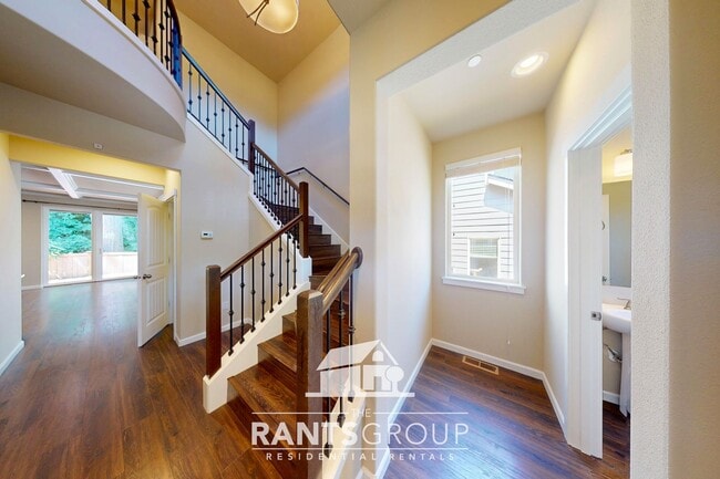 Building Photo - Stunning 4-Bedroom, 2.5-Bath Home within t...