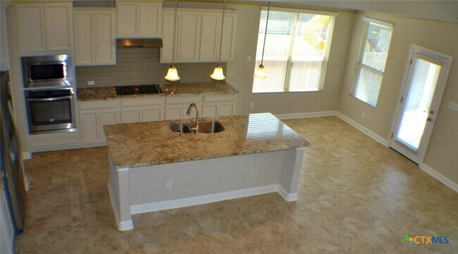 Building Photo - 3127 Pinecone Cove