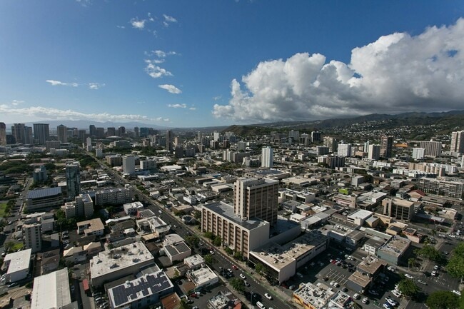 Building Photo - 1515 Liona St