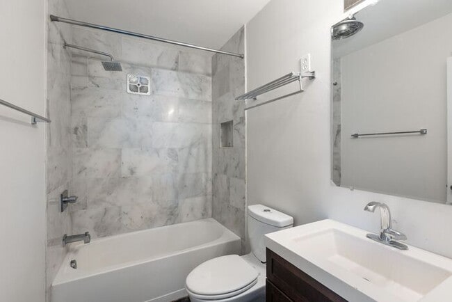 Building Photo - Prime Location 1 beroom-1 bathroom in Green Hills