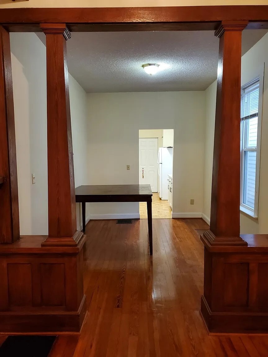 Building Photo - 1313 East Walnut