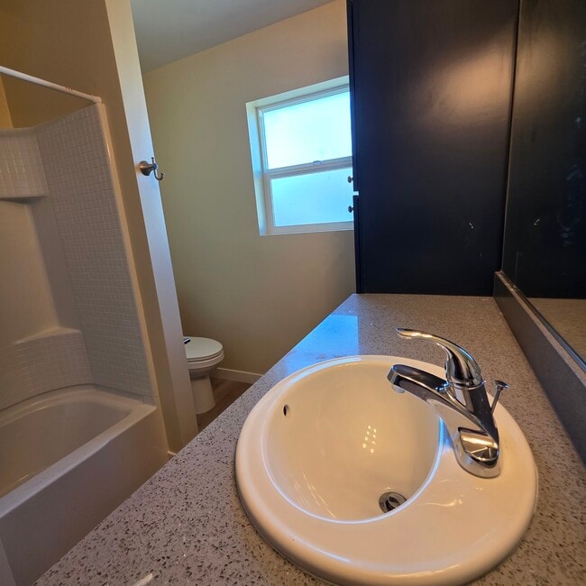 Building Photo - 2179 Beebee St