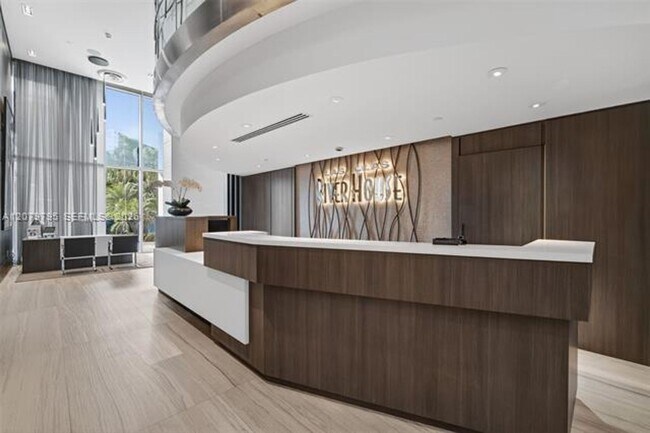 Building Photo - 333 Las Olas Way