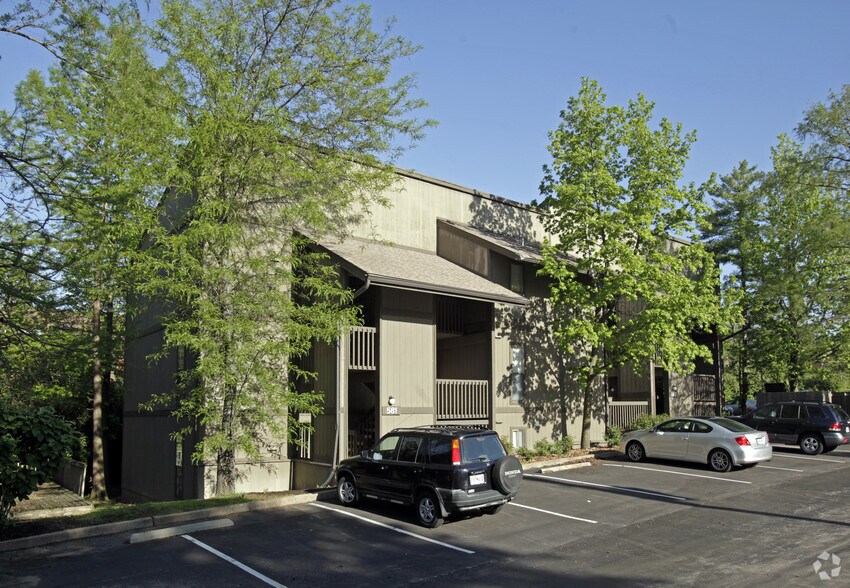 Village Park Apartments 11614 Old Ballas Rd Creve Coeur MO 63141 Apartment Finder