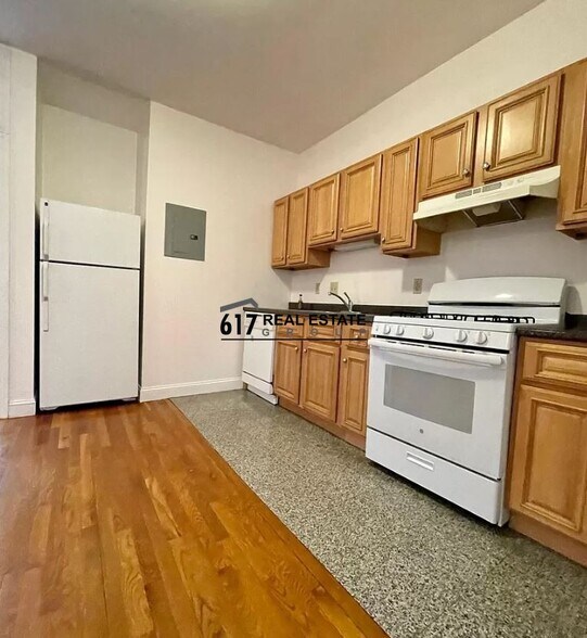 Building Photo - 17 Cummings Rd