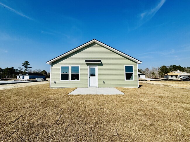 Building Photo - 348 SC-348