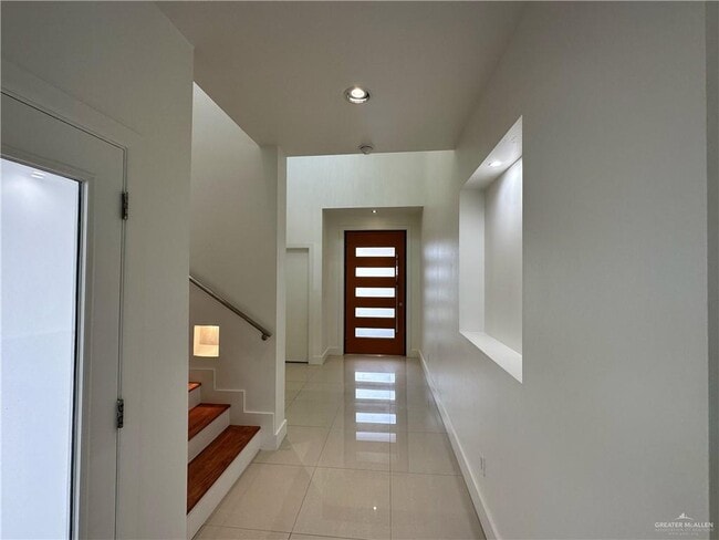 Building Photo - 28 N 43rd St