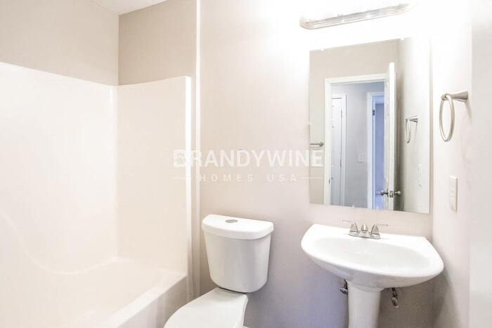 Building Photo - 18709 E 10th Terrace Ct N