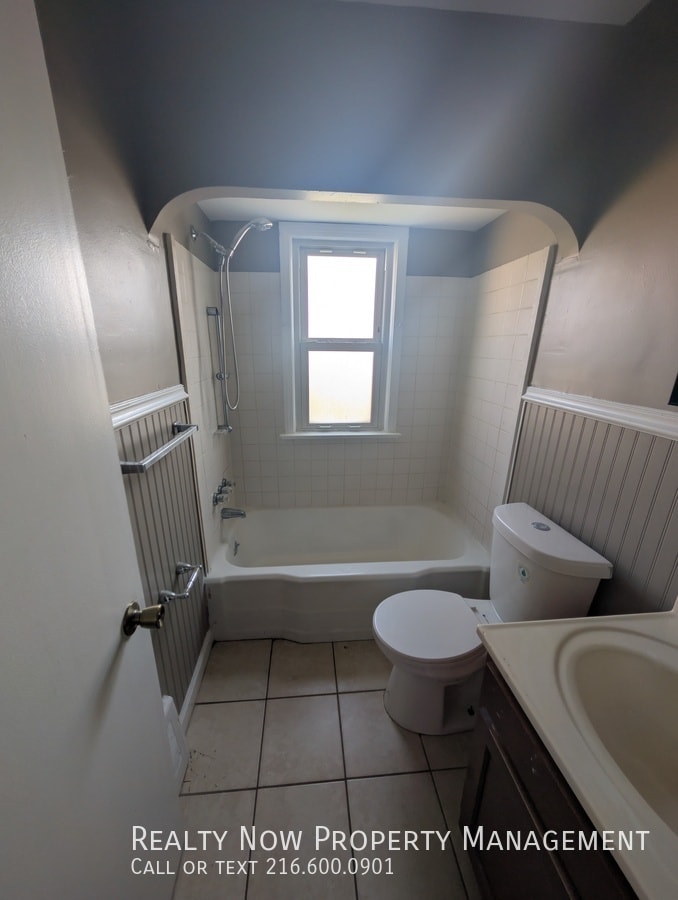 Building Photo - 14804 Rockside Rd