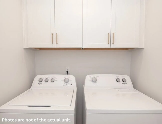 Building Photo - 2013 Rosemary St