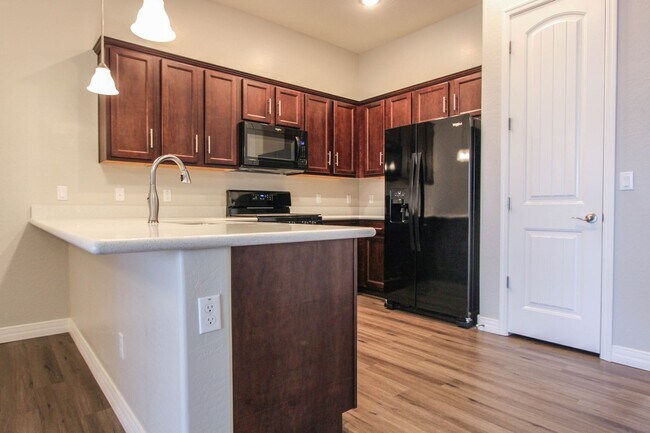 Building Photo - Granville - 3 bedroom home