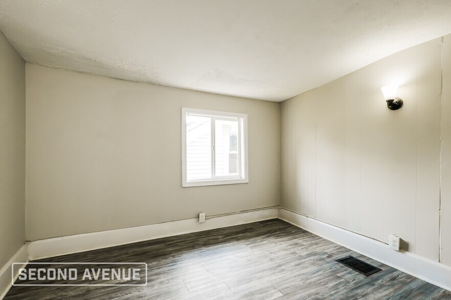 Building Photo - 459 S 41st St