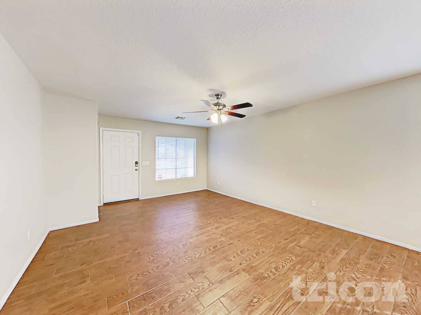 Building Photo - 873 E Geona St