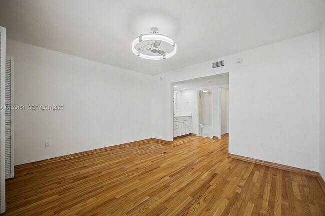 Building Photo - 1205 Mariposa Ave