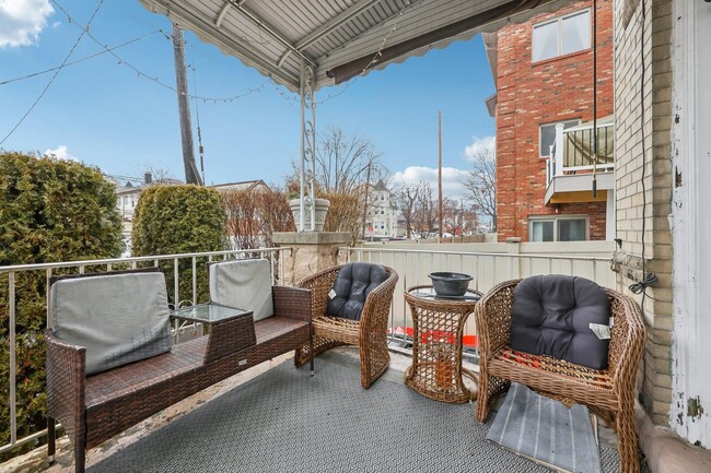 Building Photo - 239 Desoto Pl