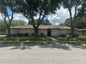 Building Photo - Ready for move in