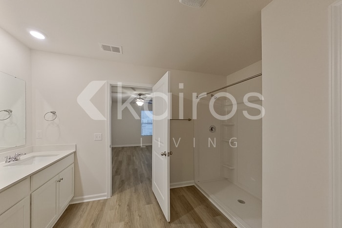 Building Photo - 130 Inez Ave