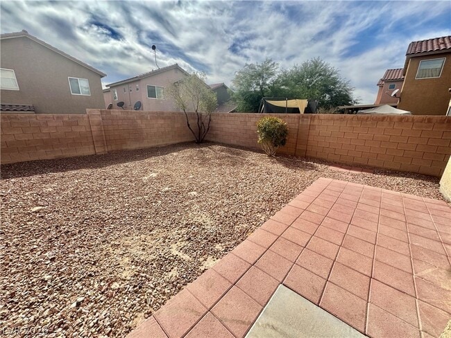 Building Photo - 3805 Hollycroft Dr