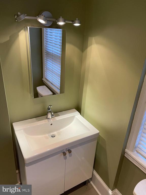 Building Photo - 324 S Juniper St