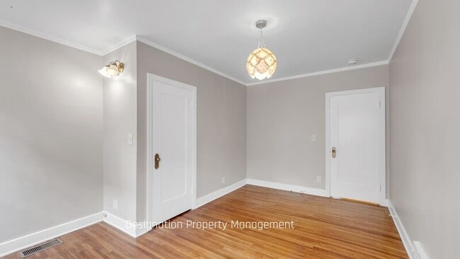 Building Photo - 1772 Rose Villa St