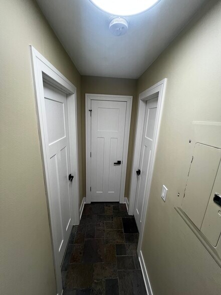 Building Photo - 2500 Windsor Mall