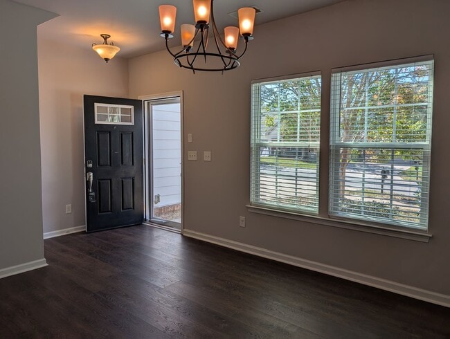 Building Photo - Beautiful 4 bed, 2.5 bath home in Indian T...
