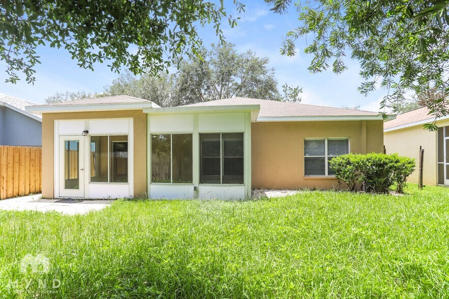 Building Photo - 713 Parsons Pointe St