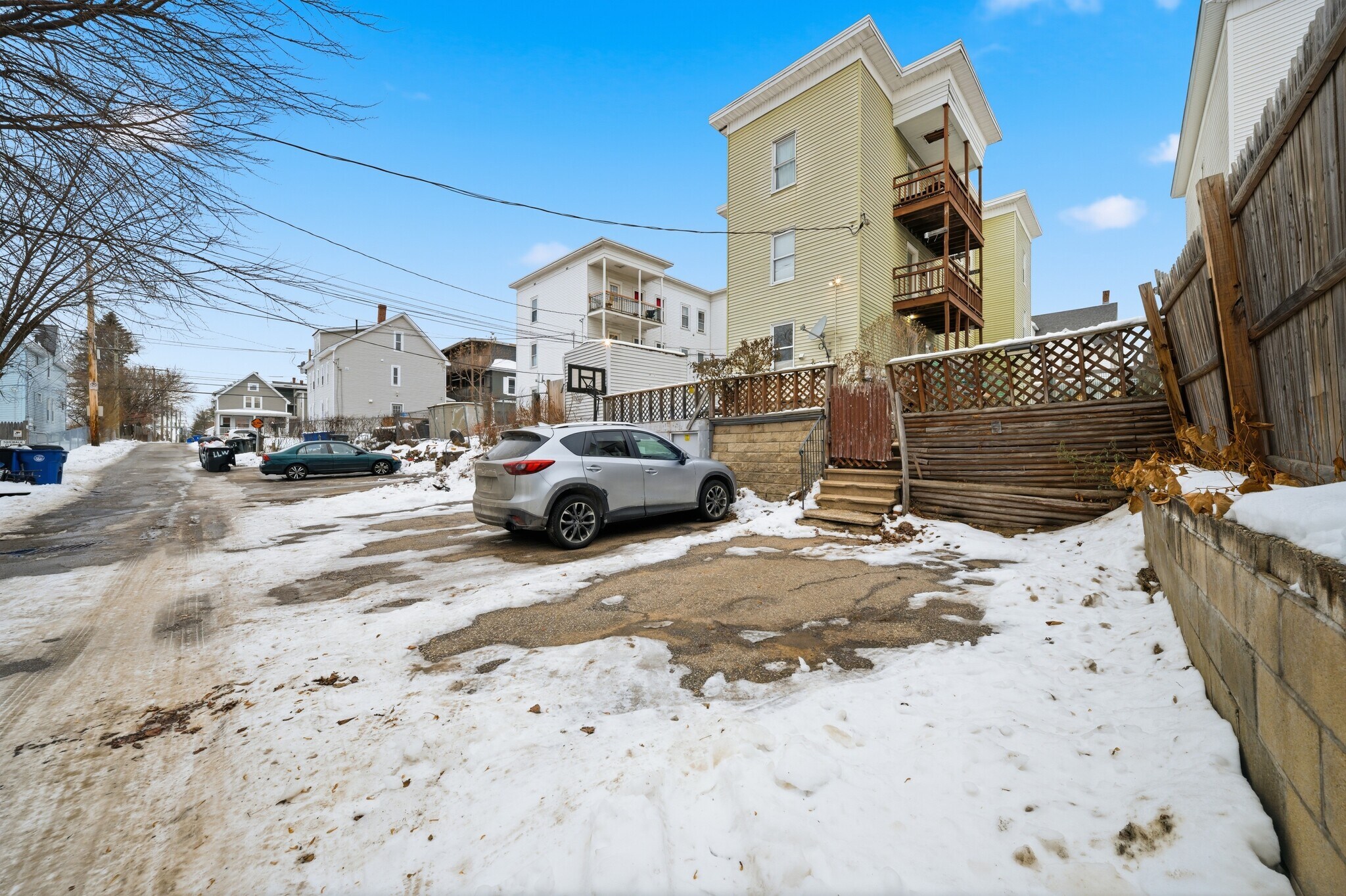 Building Photo - 367 Spruce St