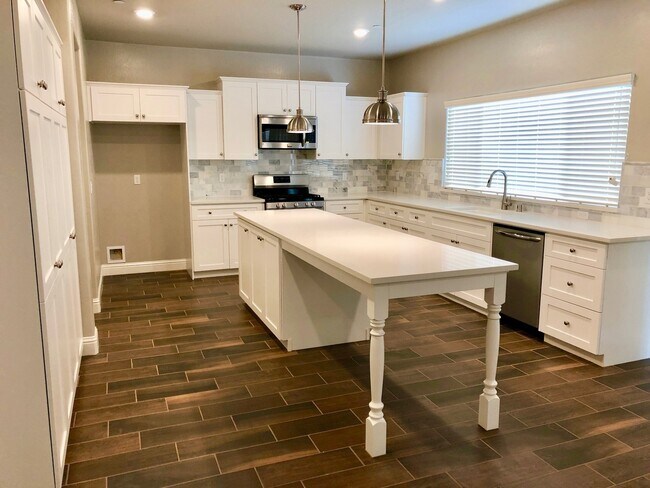 Building Photo - COMING SOON! $2,600 Shaw & Leonard, 4 Bedr...