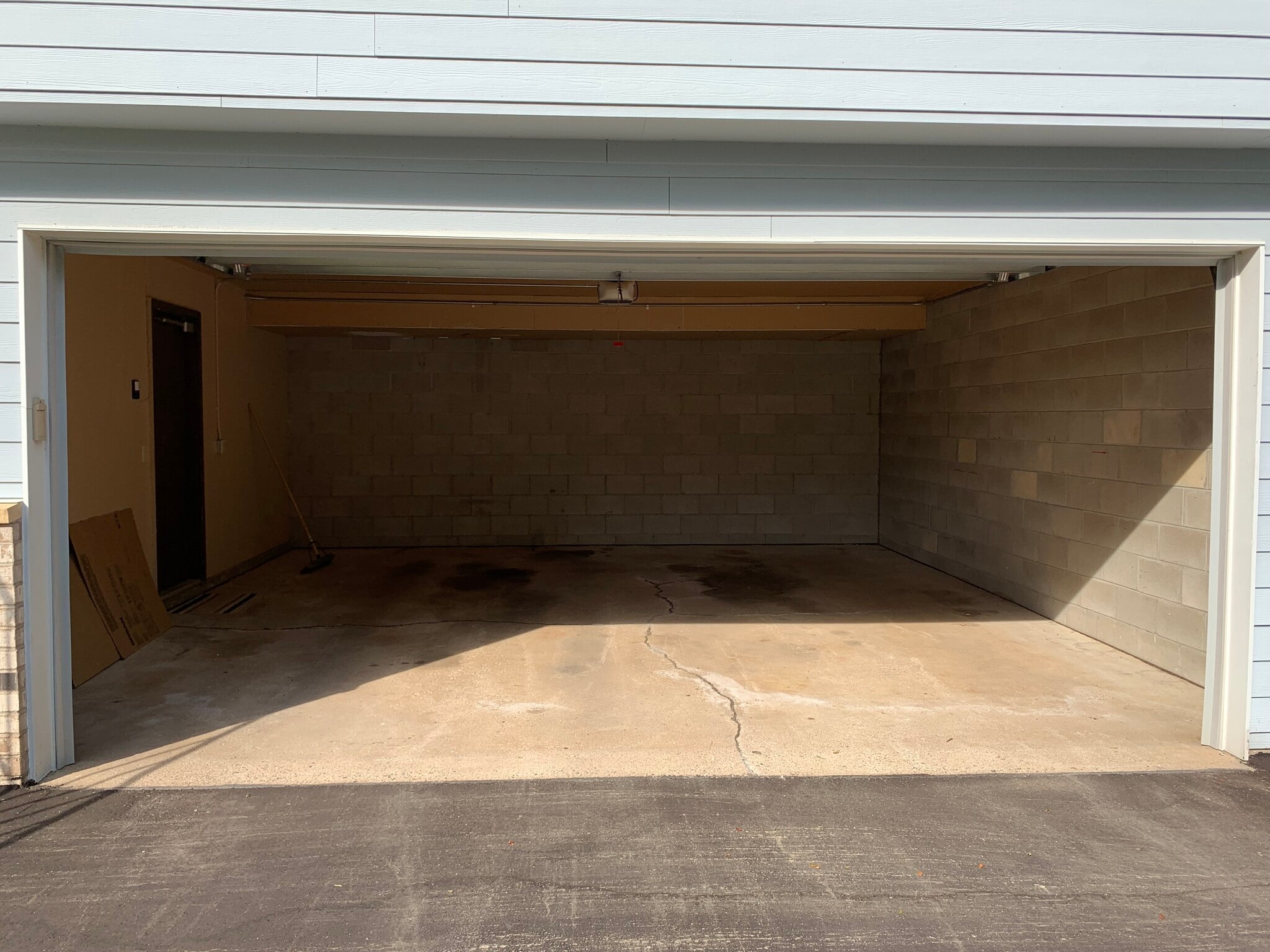 2 Car Garage - 11101 Vessey Cir